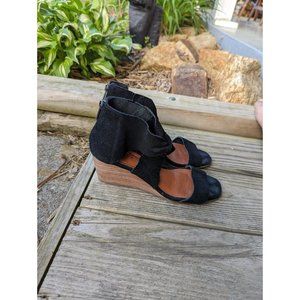 Lucky Brand Tammanee Suede Wedge Black Sandals Women's Size‎ 6